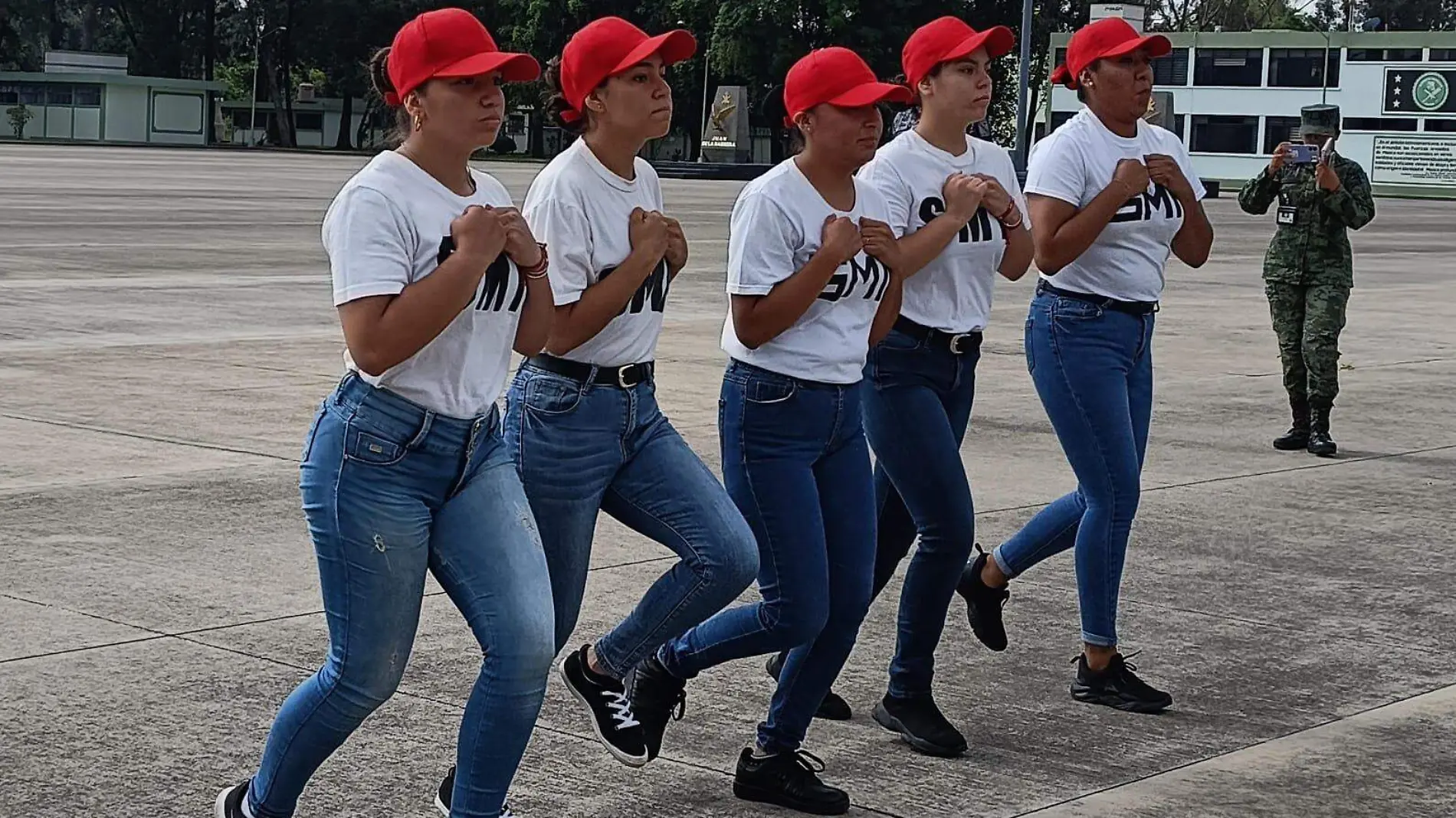 14 MUJERES MILITARES 3